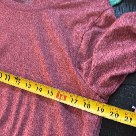 Athleta Burgundy Pink Long Sleeve Crew Neck Uptempo Top Curved Hem Side Slits L - Picture 8 of 9